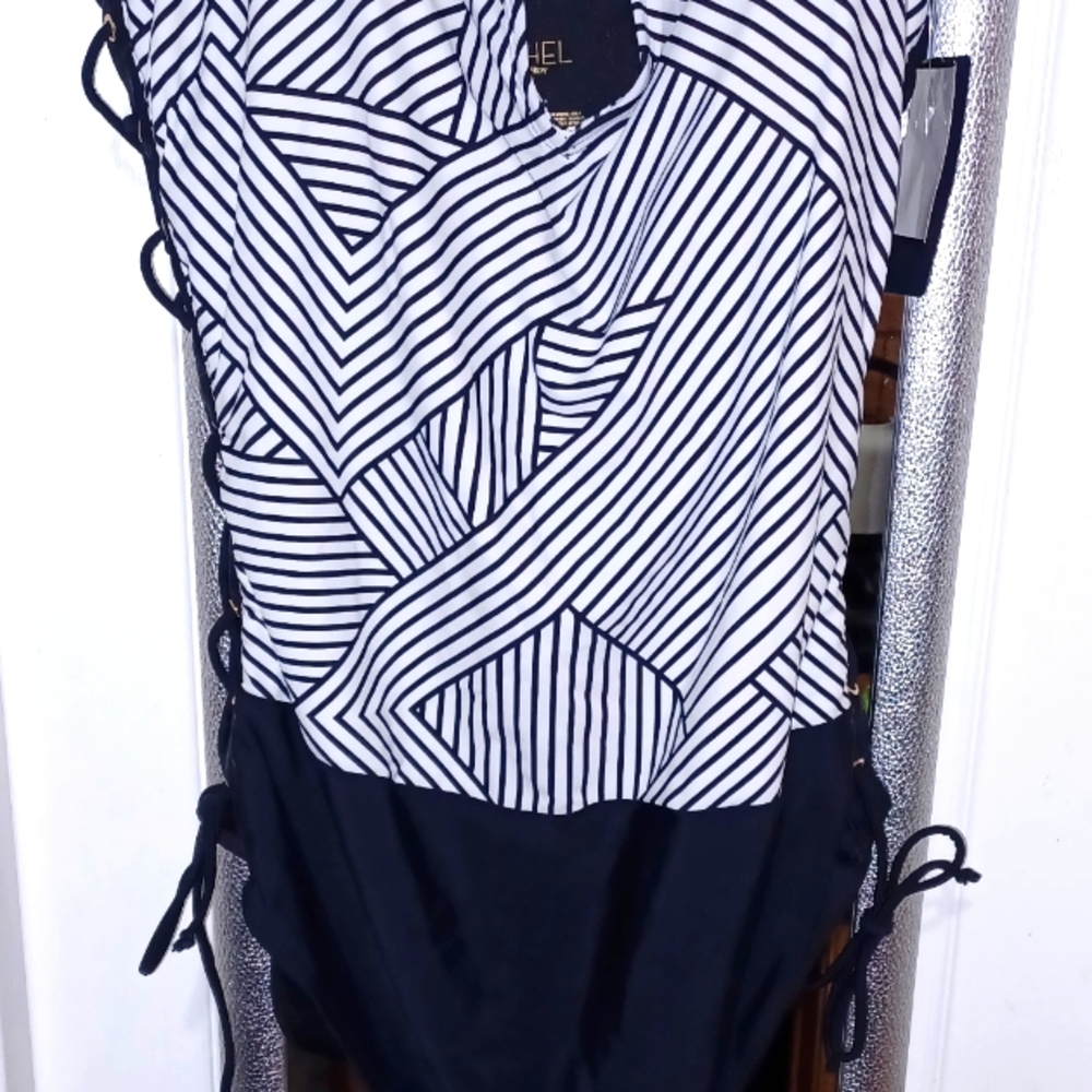LADIES SWIMWEAR